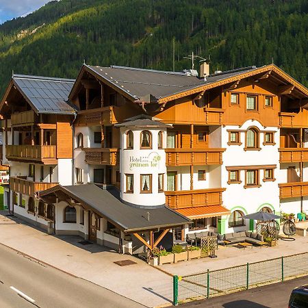 Hotel Zum Gruenen Tor Tux Exterior foto