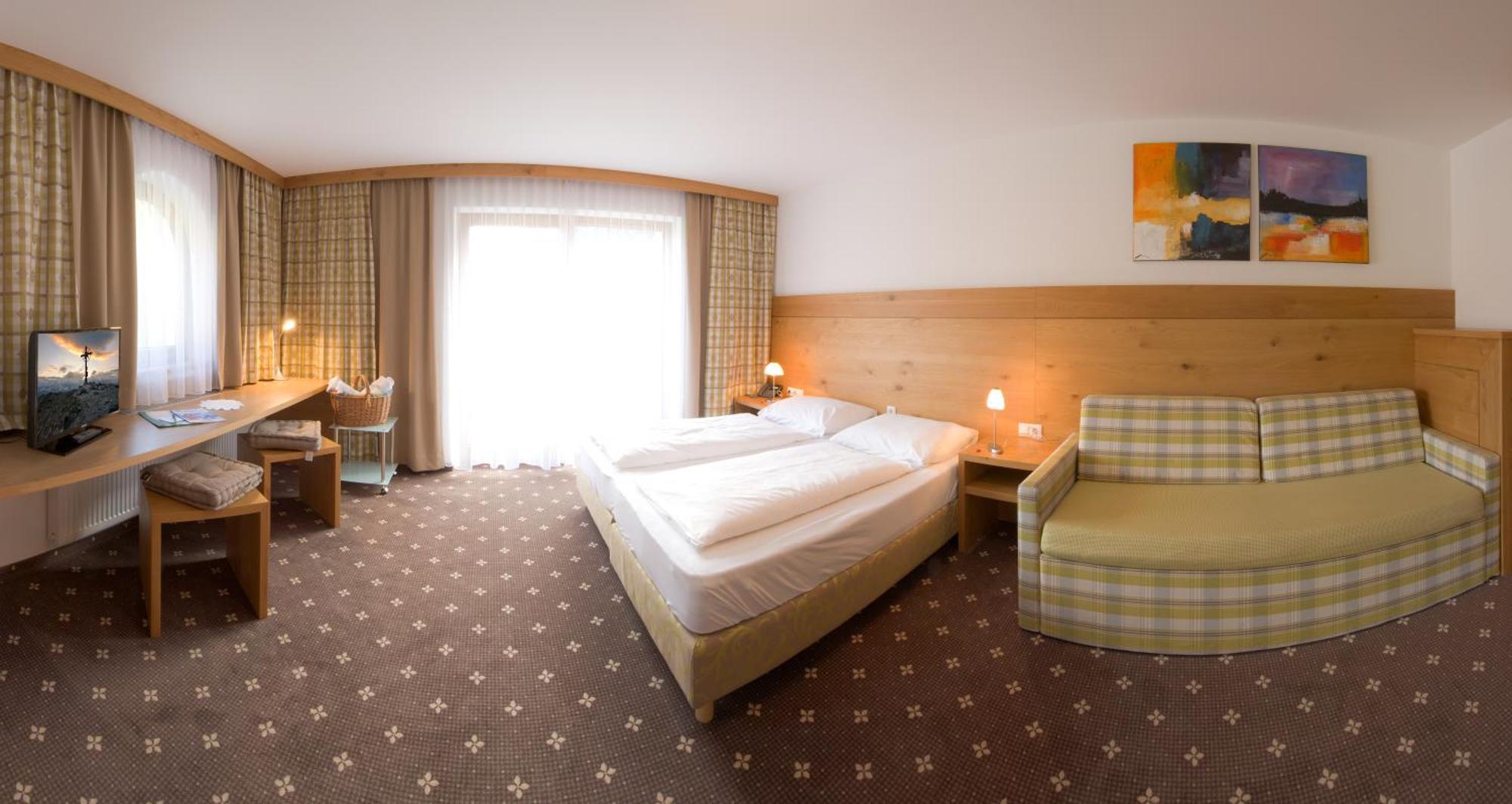 Hotel Zum Gruenen Tor Tux Quarto foto